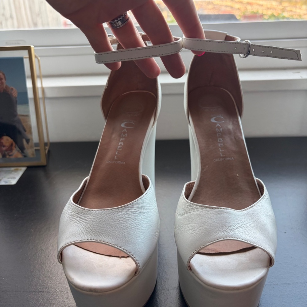 White Jeffrey Campbell Vintage Heels Size 8 - Picture 6 of 8